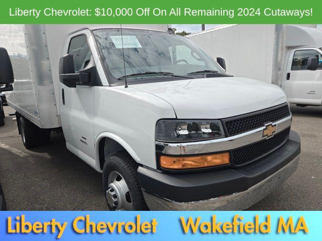 2024 Chevrolet Express Cutaway 4500 Van