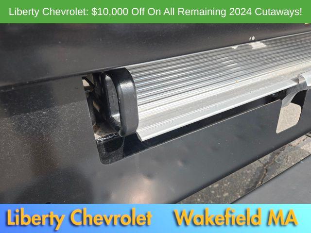 2024 Chevrolet Express Cutaway 4500 Van