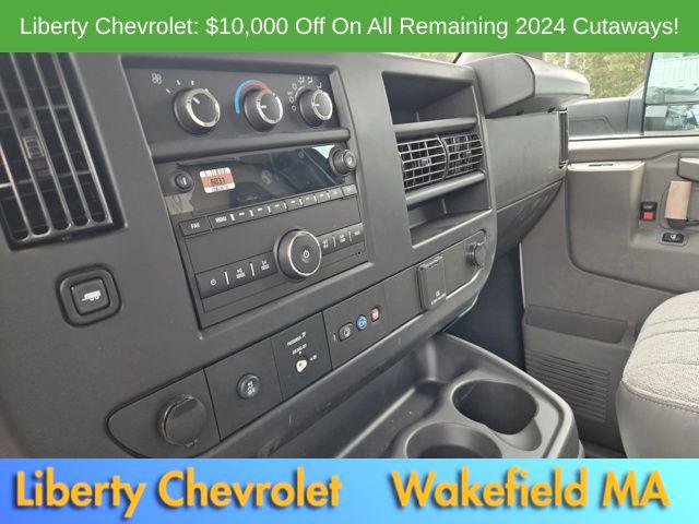 2024 Chevrolet Express Cutaway 4500 Van