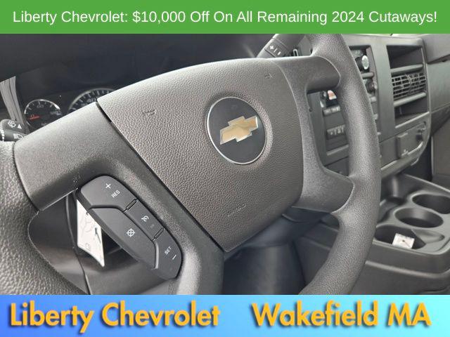 2024 Chevrolet Express Cutaway 4500 Van