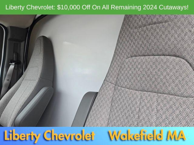 2024 Chevrolet Express Cutaway 4500 Van