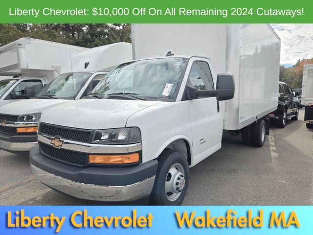 2024 Chevrolet Express Cutaway 4500 Van