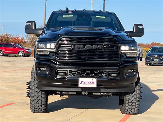 2024 RAM Ram 3500 RAM 3500 LIMITED CREW CAB 4X4 8 BOX