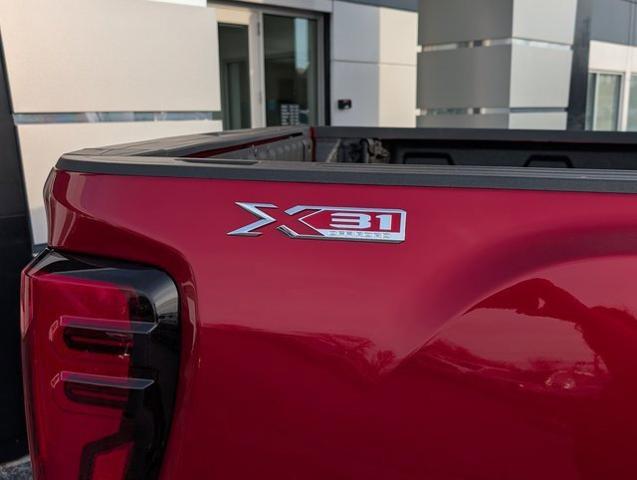 2025 GMC Sierra 3500HD 4WD Crew Cab Standard Bed SLT