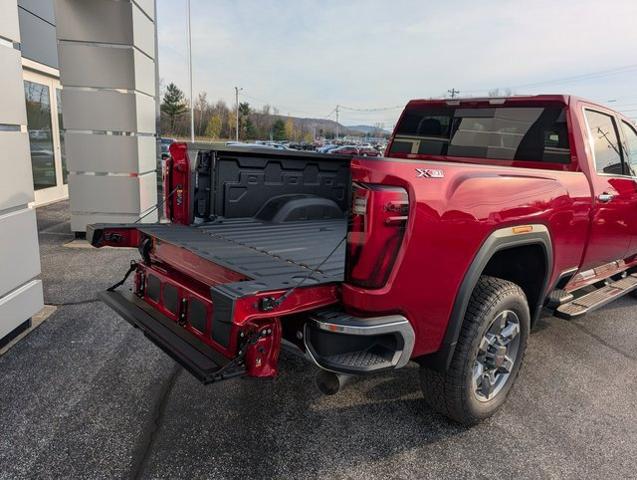 2025 GMC Sierra 3500HD 4WD Crew Cab Standard Bed SLT