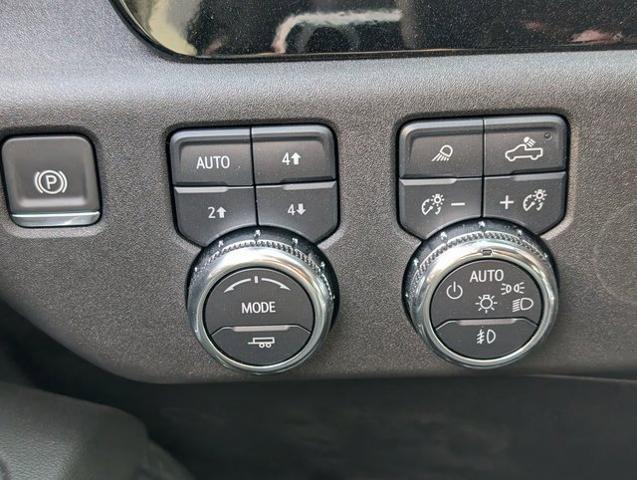 2025 GMC Sierra 3500HD 4WD Crew Cab Standard Bed SLT