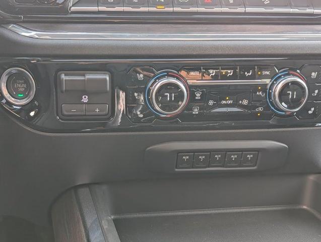 2025 GMC Sierra 3500HD 4WD Crew Cab Standard Bed SLT