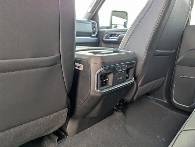 2025 GMC Sierra 3500HD 4WD Crew Cab Standard Bed SLT
