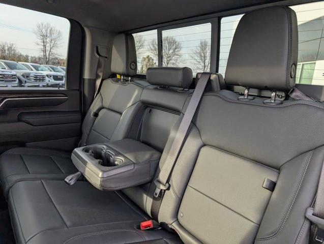 2025 GMC Sierra 3500HD 4WD Crew Cab Standard Bed SLT