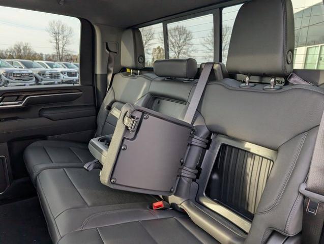 2025 GMC Sierra 3500HD 4WD Crew Cab Standard Bed SLT
