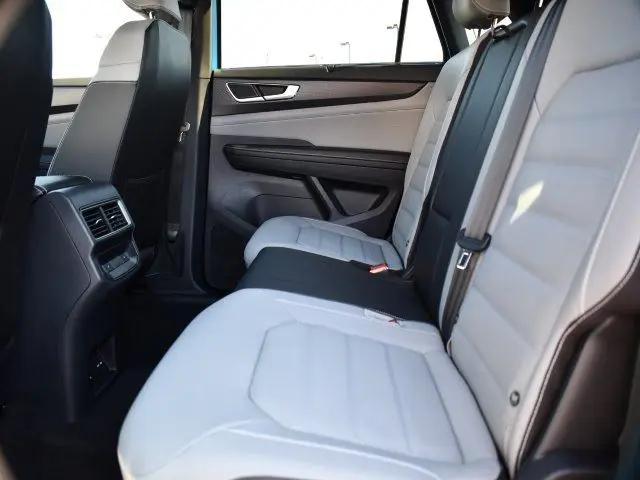 2025 Volkswagen Atlas Cross Sport 2.0T SEL