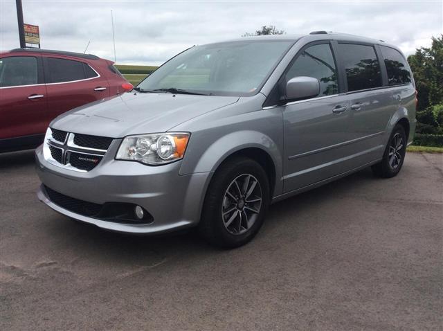 2017 Dodge Grand Caravan SXT for sale in Viroqua, WI