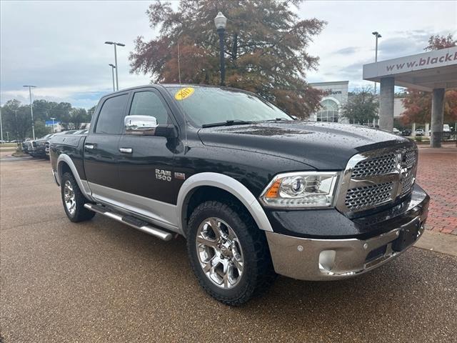 2017 RAM 1500 Laramie Crew Cab 4x4 57 Box