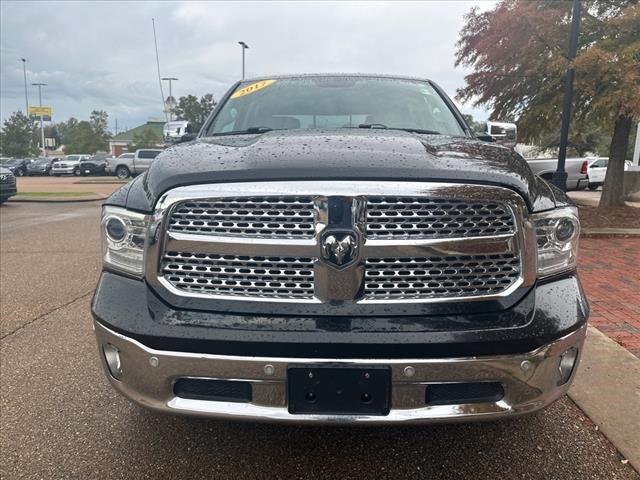 2017 RAM 1500 Laramie Crew Cab 4x4 57 Box