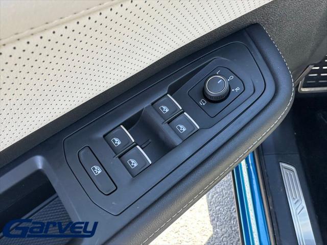 2025 Volkswagen Atlas Cross Sport 2.0T SEL Premium R-Line
