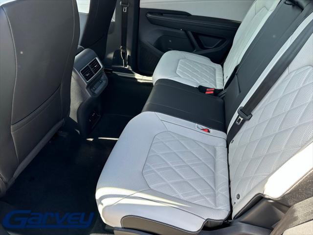 2025 Volkswagen Atlas Cross Sport 2.0T SEL Premium R-Line