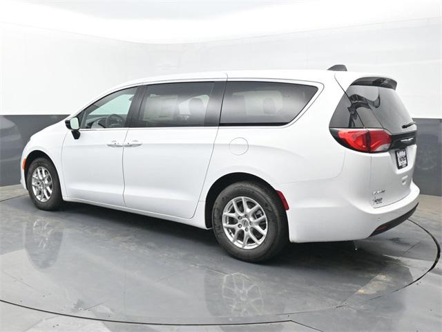 2025 Chrysler Voyager VOYAGER