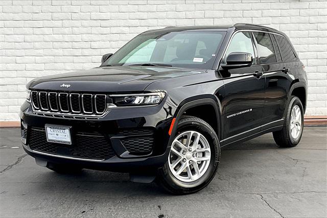 2025 Jeep Grand Cherokee GRAND CHEROKEE LAREDO X 4X4