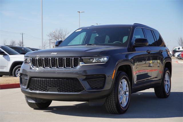 2025 Jeep Grand Cherokee GRAND CHEROKEE LAREDO X 4X4