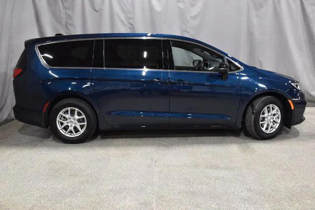 2025 Chrysler Pacifica PACIFICA SELECT
