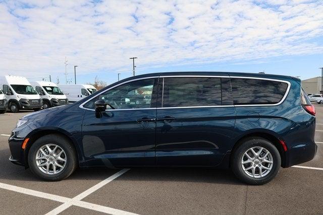 2025 Chrysler Pacifica PACIFICA SELECT