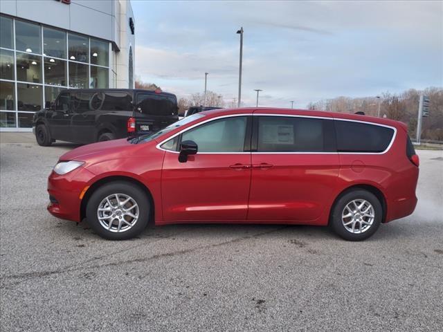 2025 Chrysler Voyager VOYAGER LX