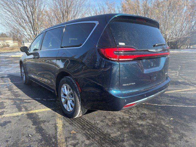 2025 Chrysler Pacifica PACIFICA SELECT AWD