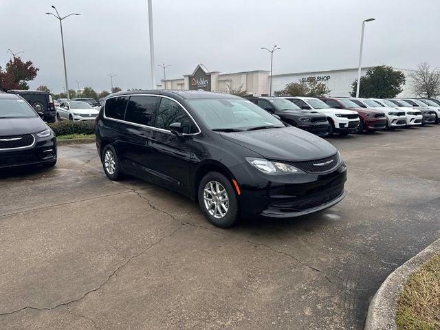 2025 Chrysler Voyager VOYAGER LX