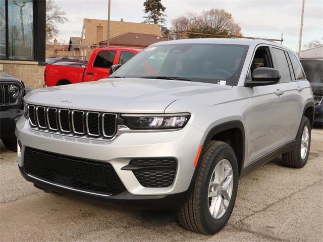 2025 Jeep Grand Cherokee GRAND CHEROKEE LAREDO X 4X4