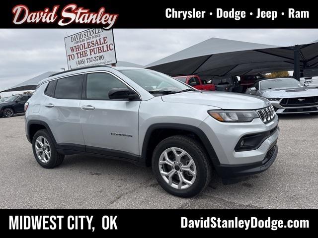 2025 Jeep Compass COMPASS LATITUDE 4X4