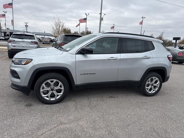 2025 Jeep Compass COMPASS LATITUDE 4X4