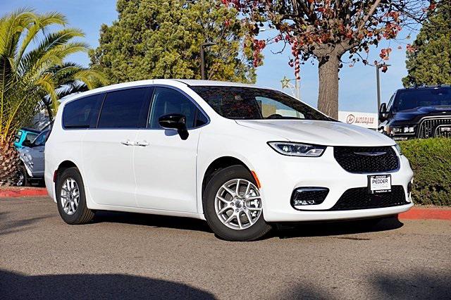 2025 Chrysler Pacifica PACIFICA SELECT