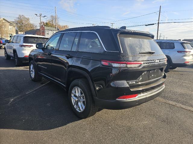 2025 Jeep Grand Cherokee Laredo X 4x4