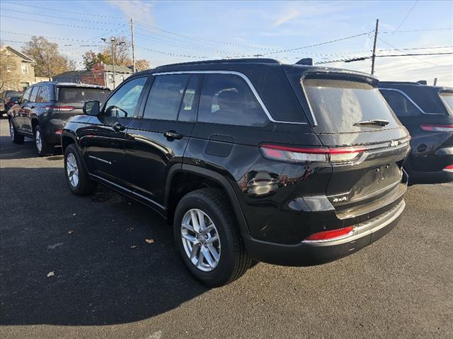 2025 Jeep Grand Cherokee Laredo X 4x4