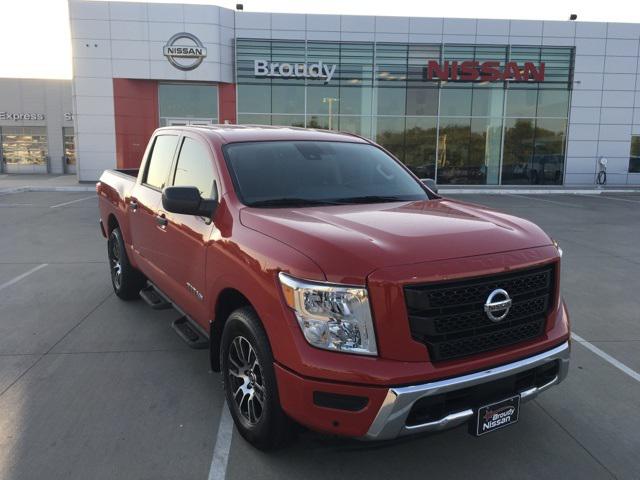 2022 Nissan TITAN