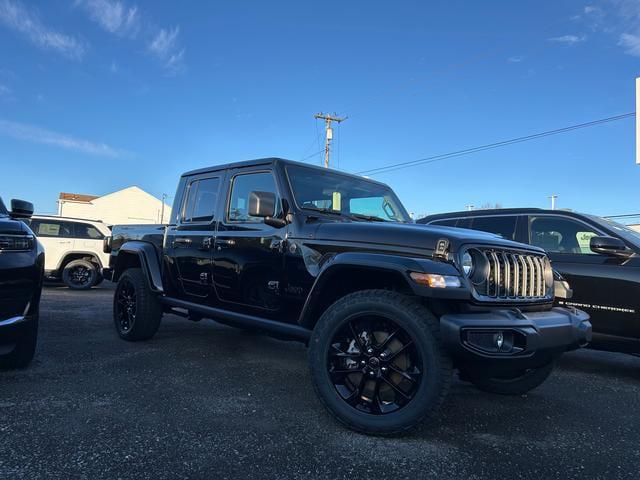 2025 Jeep Gladiator GLADIATOR NIGHTHAWK 4X4