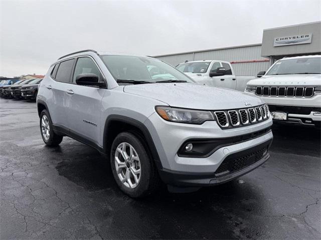 2025 Jeep Compass COMPASS LATITUDE 4X4