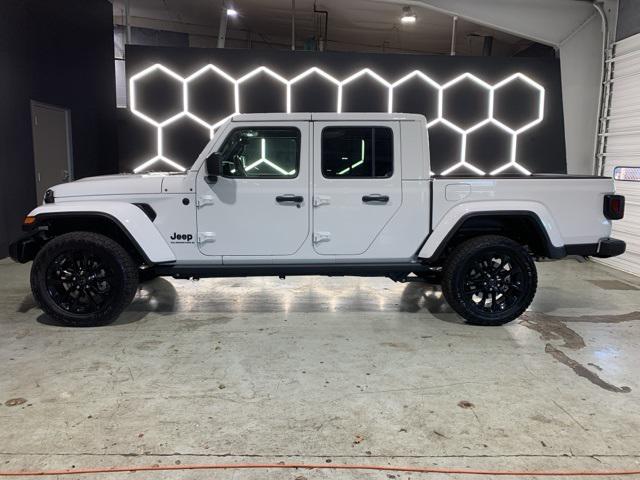 2025 Jeep Gladiator GLADIATOR NIGHTHAWK 4X4