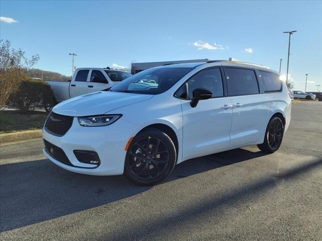 2024 Chrysler Pacifica PACIFICA TOURING L