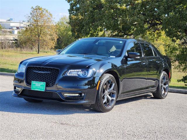 2023 Chrysler 300 Touring L