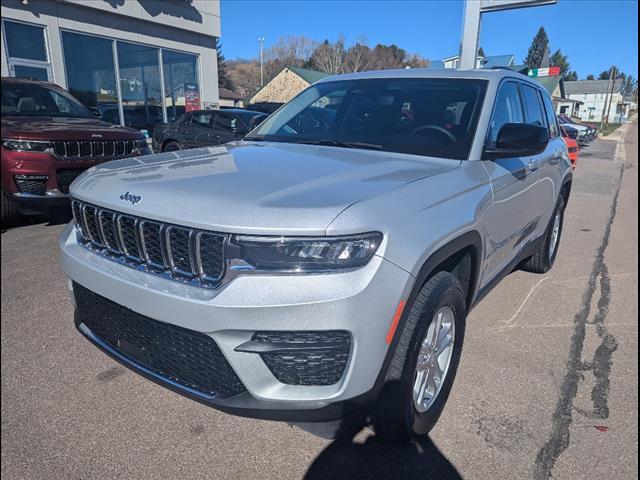 2023 Jeep Grand Cherokee Laredo 4x4