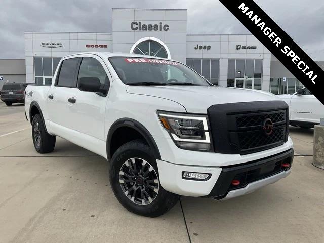 2023 Nissan TITAN Crew Cab PRO-4X 4x4