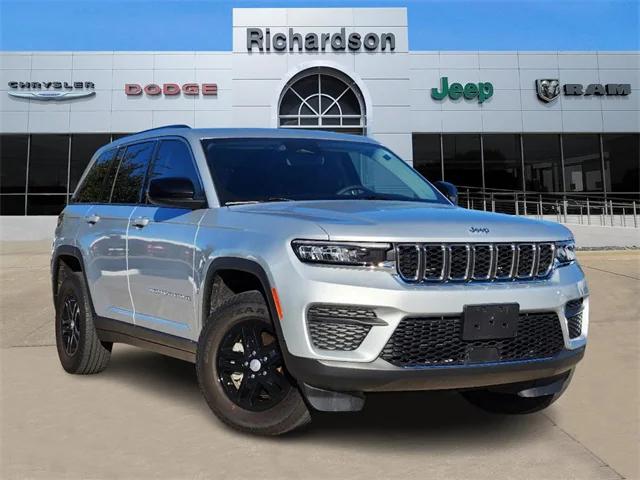 2023 Jeep Grand Cherokee Laredo 4x4