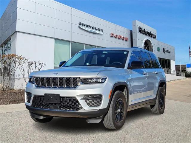 2023 Jeep Grand Cherokee Laredo 4x4