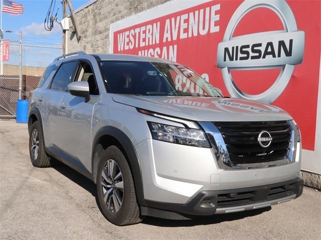 2023 Nissan Pathfinder SL 4WD