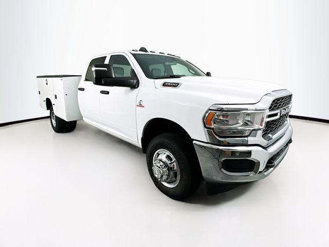 2024 RAM Ram 3500 Chassis Cab RAM 3500 TRADESMAN CREW CAB CHASSIS 4X4 60 CA