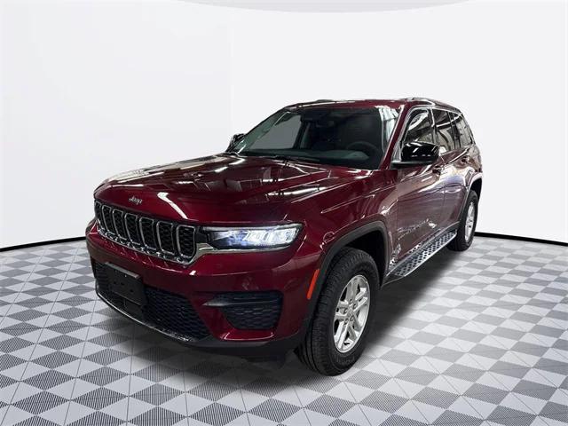 2023 Jeep Grand Cherokee Laredo 4x4