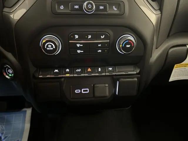2025 Chevrolet Silverado 1500 2WD Crew Cab Short Bed Custom