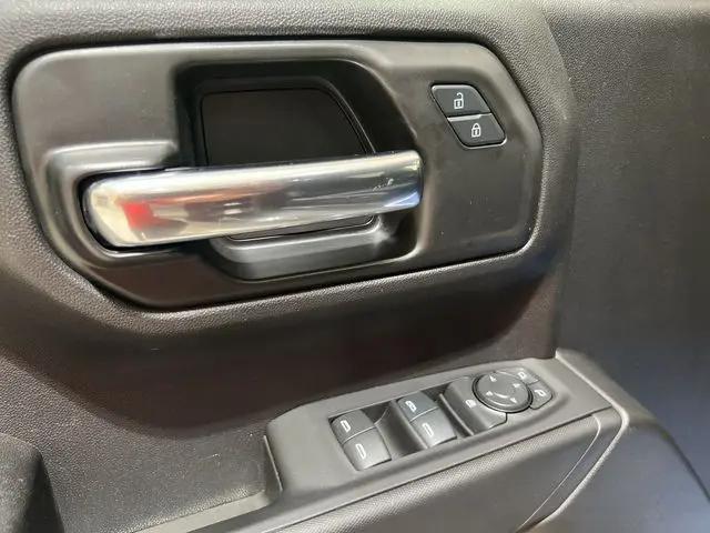2025 Chevrolet Silverado 1500 2WD Crew Cab Short Bed Custom