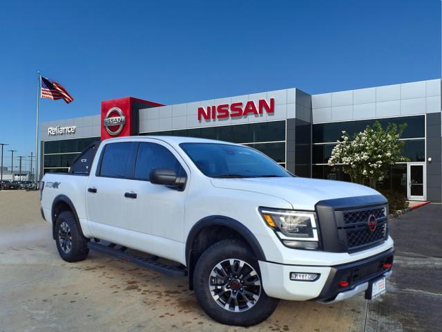 2023 Nissan TITAN Crew Cab PRO-4X 4x4